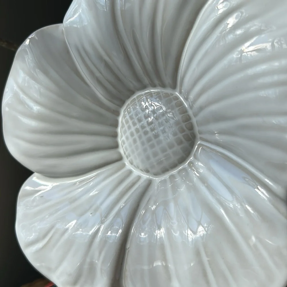 Flower Vase Ceramic NEW Perfect Size Ecru White